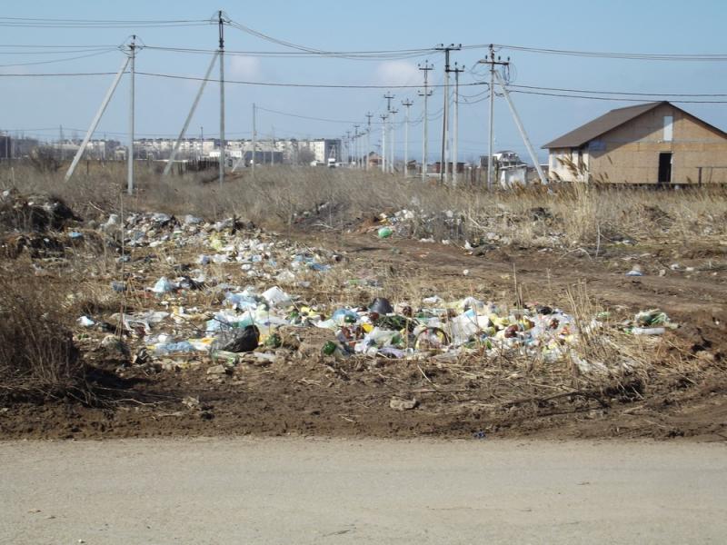 Несанкционированной свалкой из строительного хлама в посёлке Волжском займётся прокуратура