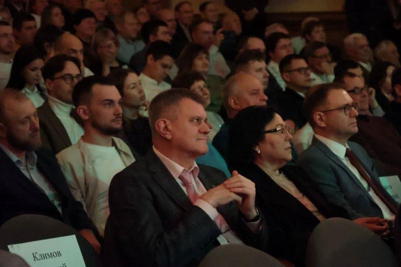 Вячеслав Федорищев поздравил сотрудников "Авиакора" с 95-летием завода