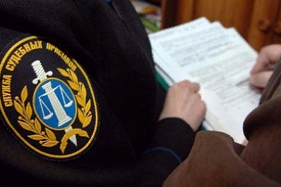 В Самарской области пристава задержали за взятку