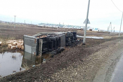 День космонавтики Mercedes отметил полётом в кювет