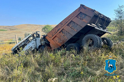 В Самарской области водитель КамАЗа погиб в кювете