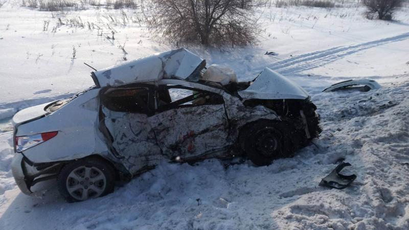 Под Самарой Hyundai столкнулся с "Грантой" и вылетел в кювет, водитель погиб