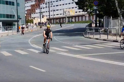 На самарской набережной прошли соревнования по триатлону