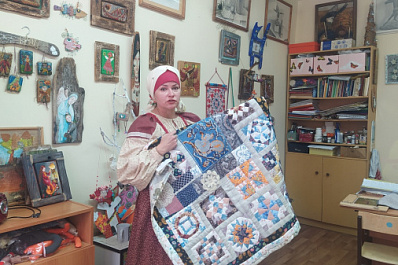 Птица счастья в "Энергетике": Екатерина Самыкина обучает ребят на Красной Глинке традиционным ремеслам