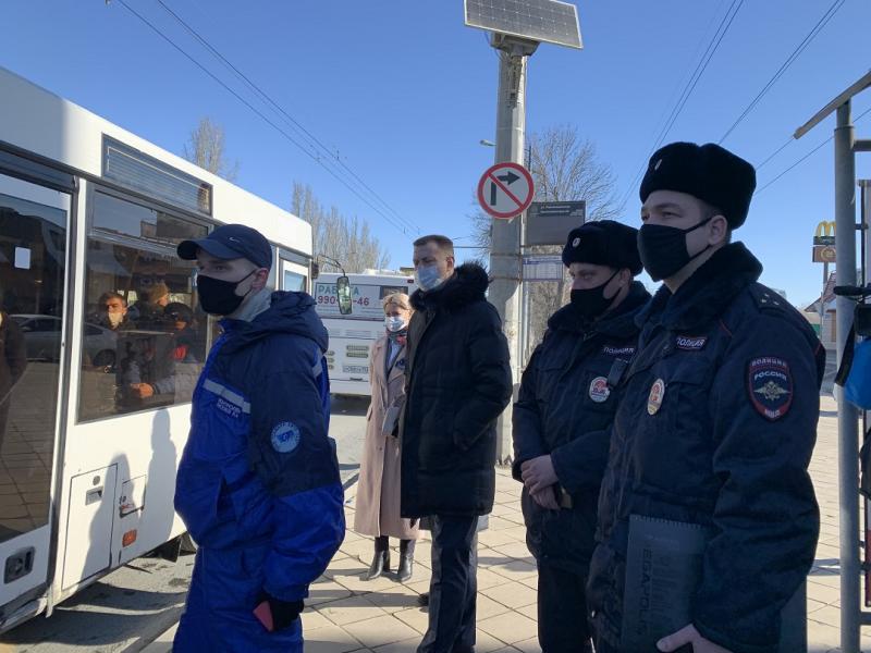 В Самаре за неделю выявили 17 пассажиров без масок в транспорте