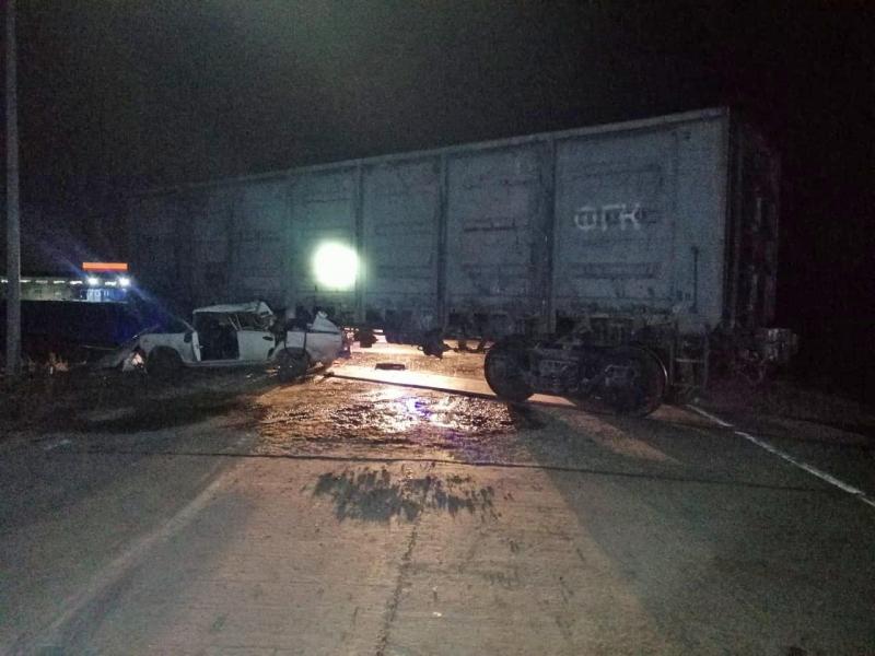 Под Новосибирском в ночном ДТП с брошенным вагоном погиб полицейский