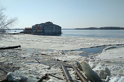 В Самаре назвали причины отрыва от берега двух дебаркадеров с людьми на борту