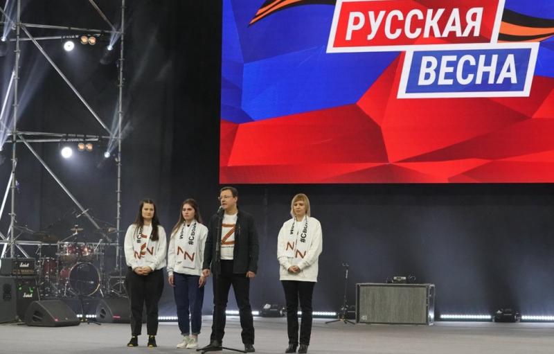 Дмитрий Азаров на митинг-концерте "Русская весна": "Мы вместе и своих не бросаем"