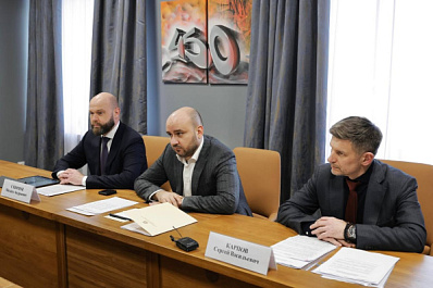 Вячеслав Федорищев и Роман Новиков обсудили развитие опорной сети региональных автодорог 