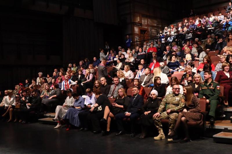 В Самаре наградили лауреатов именных премий губернатора для людей с ОВЗ, их родителей и призеров "Абилимпикса"