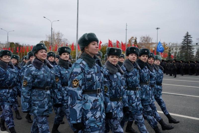 "Достойны подвига предков": Игорь Комаров и Дмитрий Азаров поблагодарили военнослужащих СВО - участников Парада Памяти в Самаре