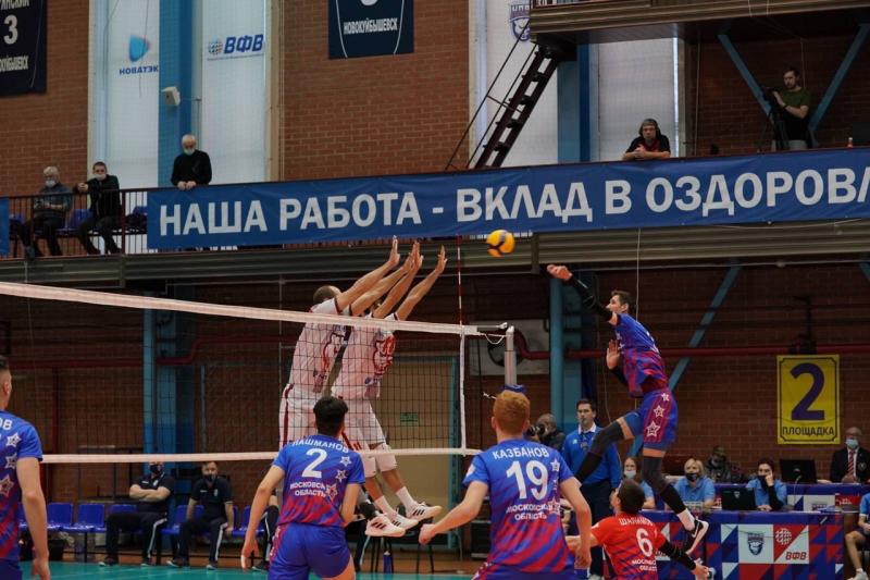 Волейболисты "Новы" начали финальный турнир с двух домашних побед
