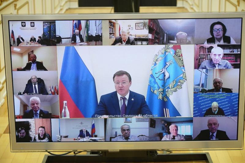 Дмитрий Азаров провел совместное заседание Совета почетных граждан и ветеранов и Совета ветеранских организаций
