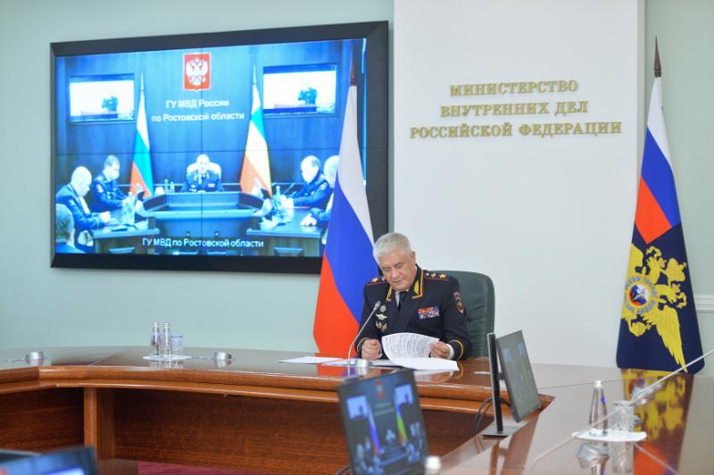 Владимир Колокольцев провел торжественную церемонию в честь Дня сотрудника органов внутренних дел Российской Федерации