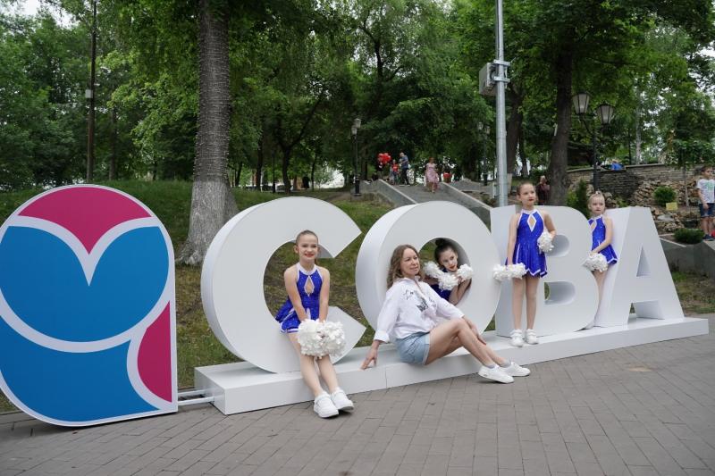 СОВА встречает гостей у грота в Струковском саду: в Самаре проходит фестиваль "Пресса-2023"