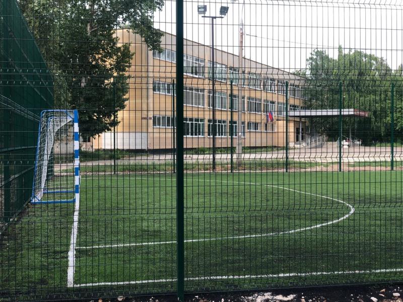 Около самарской школы № 53 построена новая универсальная спортплощадка