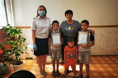 В Самарской области мальчики-близнецы спасли девочку от стаи собак