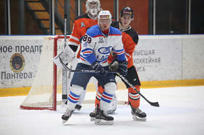 Хоккейная "Лада" всухую обыграла соперников из Ангарска