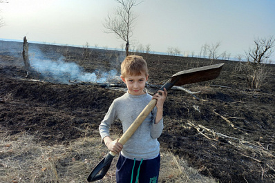 "Папа, мы победили": 6-летний мальчик потушил пожар в Сергиевском районе