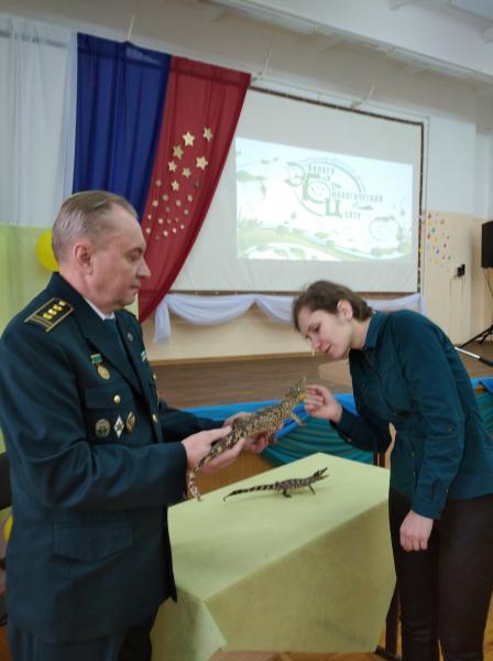 Самарцам подарили чучела редких крокодилов