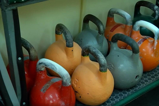 Девушка с гирями, бизнес и выставка. Хорошие новости Волжского района