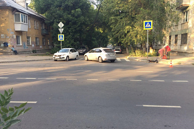 В Самаре 16-летний парень на электросамокате на скорости влетел в автомобиль