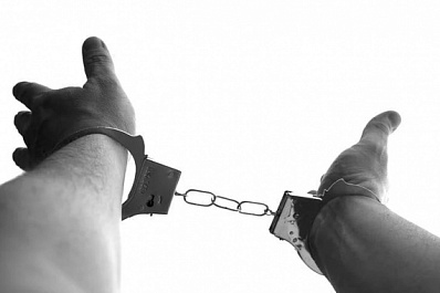 В Самаре мужчина украл у нового знакомого золотую цепочку