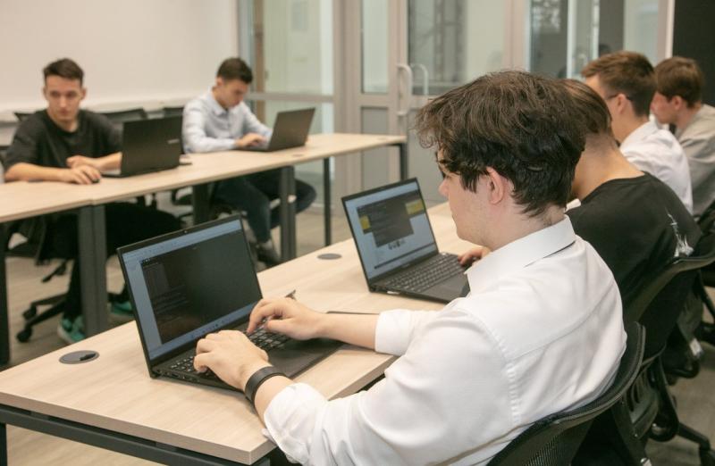 На защите "цифры": бизнес поддержал создание центра кибербезопасности в тольяттинском вузе