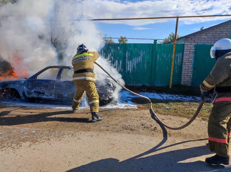 Водитель - в больнице: в Самарской области сгорела легковушка