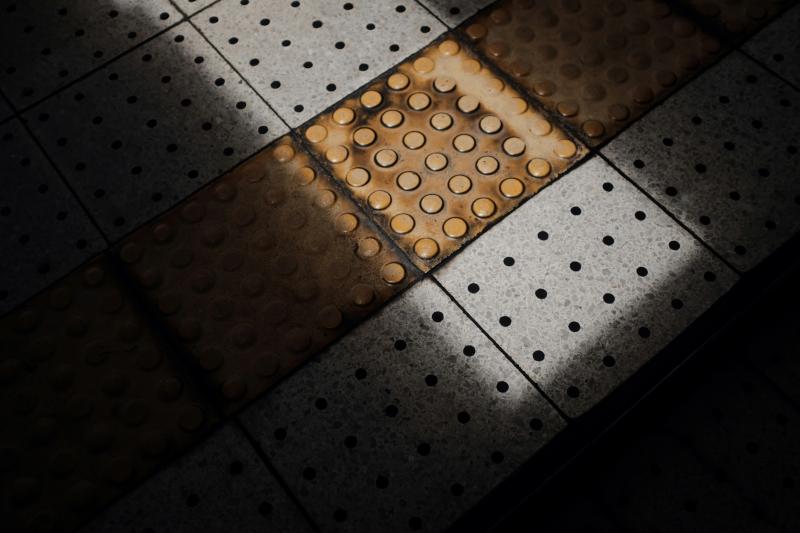 В Самаре на Ленинградской начали работы по выравниванию плитки