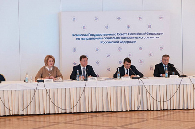 Дмитрий Азаров: "Сегодня с обновленной силой должны звучать темы патриотизма, гражданственности, единства многонационального народа России"