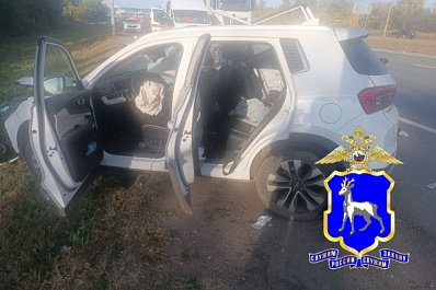 В Самарской области около села Белозерки женщина на Chery врезалась в фонарный столб