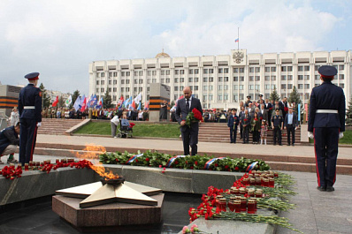 Врио губернатора Вячеслав Федорищев вместе с жителями региона почтил память героев Великой Отечественной войны