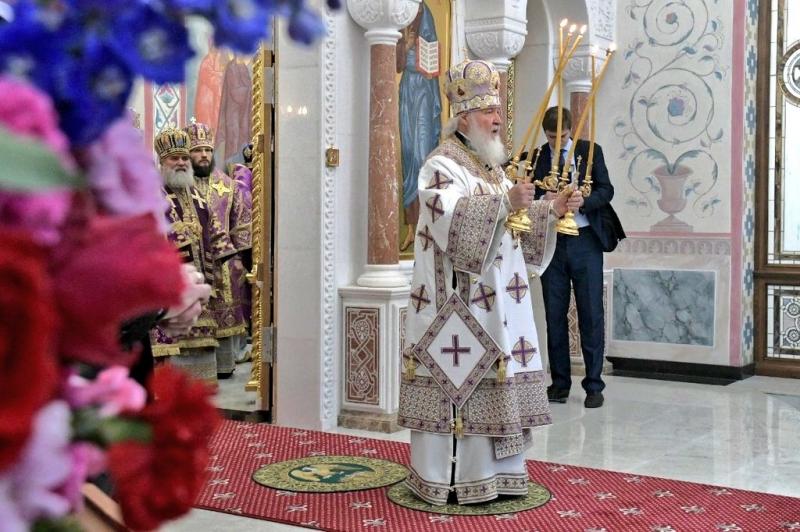 Дмитрий Азаров поблагодарил Патриарха Кирилла за визит на Самарскую землю