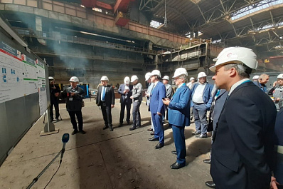 Дмитрий Азаров посетил нижегородский судостроительный завод