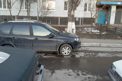 В Тольятти "Калина" сбила маленькую девочку во дворе дома