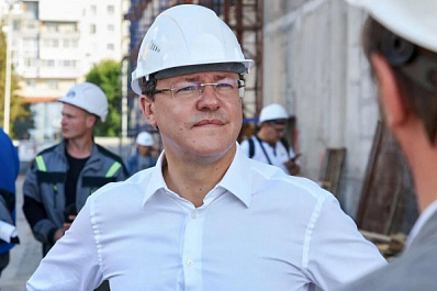 Дмитрий Азаров поздравил строителей и ветеранов отрасли с профессиональным праздником