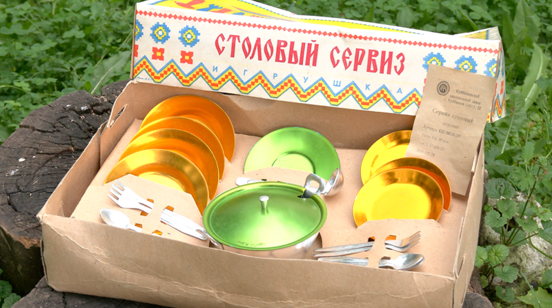 Делали на века: как Куйбышевский авиационный завод выпускал игрушечную посудку для детей