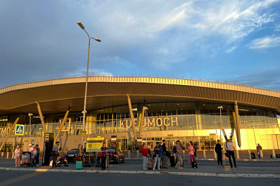 Самолет из Самары в Новый Уренгой задержали на 19 часов