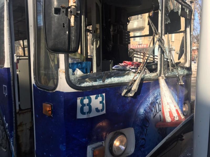 В Самаре в столкновении автобуса и троллейбуса пострадали две пассажирки