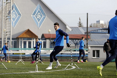 Молодежка "Крыльев Советов" на выезде сыграет в манеже