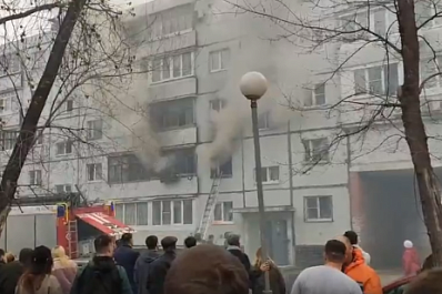 В Тольятти в многоэтажке загорелась квартира с людьми