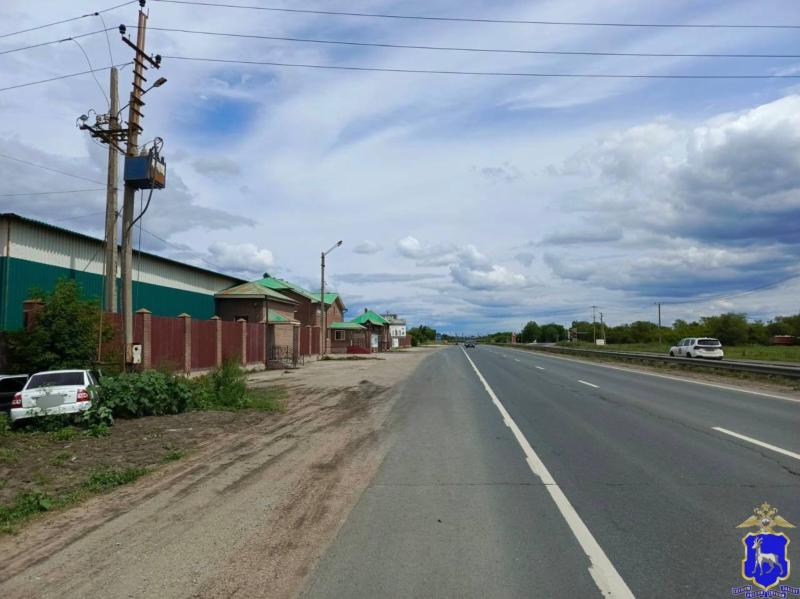 В Тольятти мужчина на "Приоре" врезался в столб