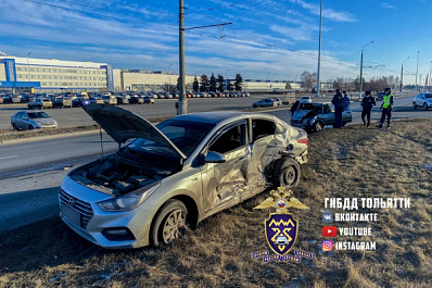 Легковушка "в кашу": в Тольятти произошла смертельная авария