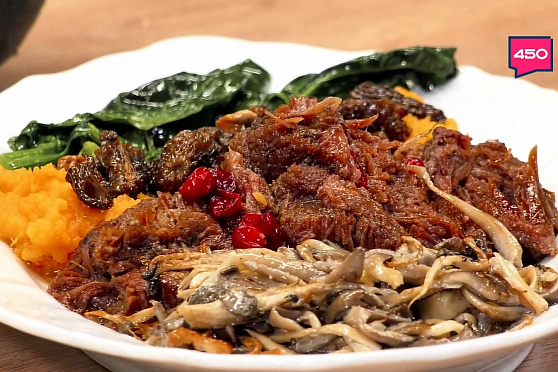 Телячьи щечки с пюре из батата, со шпинатом и миксом грибов. Формула вкуса