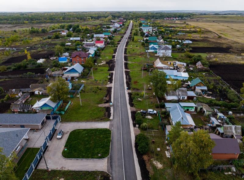 В Кинель-Черкасском районе отремонтировали два участка автодороги