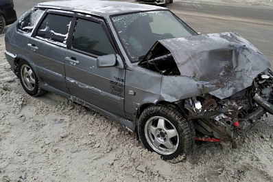 Легковушка вылетела на красный и врезалась в маршрутку в Тольятти: 5 человек пострадали