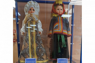 В Безенчуке работает выставка "Куклы в русских костюмах" 