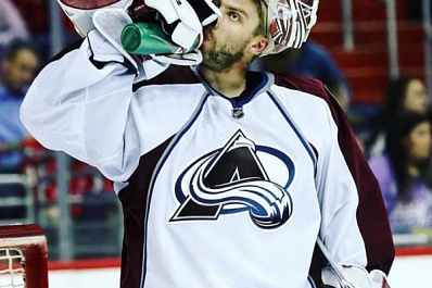 Хоккеист из Самары Семён Варламов вошёл в историю НХЛ