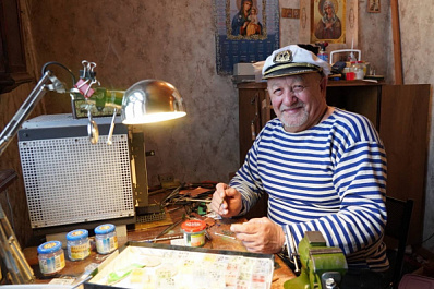 Мастер из села Курумоч возрождает старинное ремесло эмали
